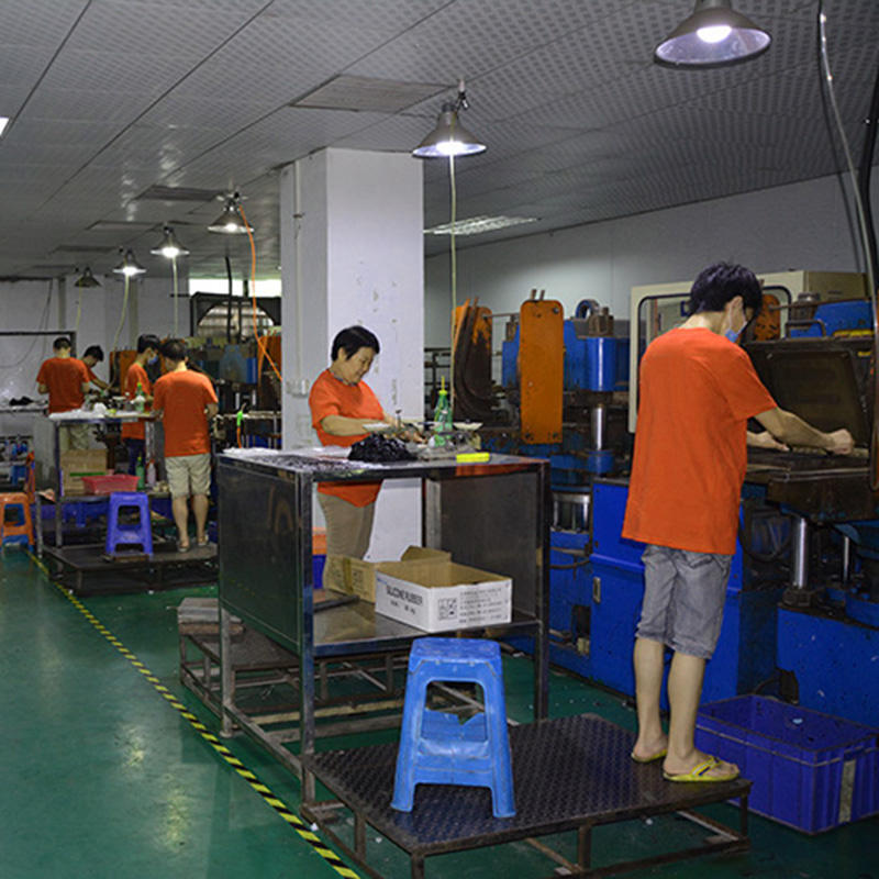 利順硅膠硫化成型車間